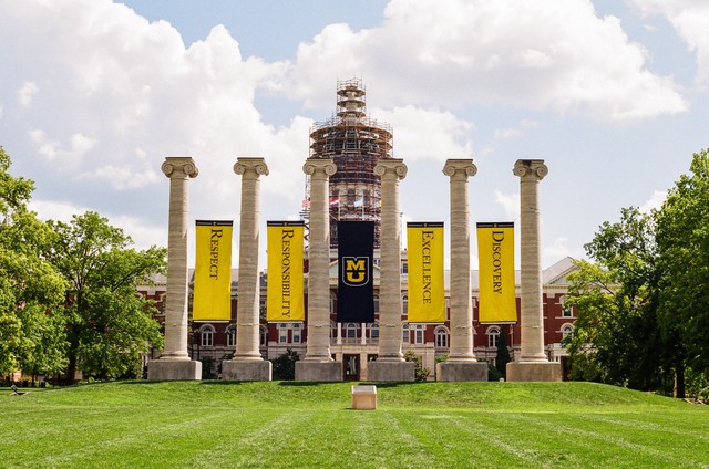 Photo of Jesse Hall on the Mizzou campus in Columbia, MO.