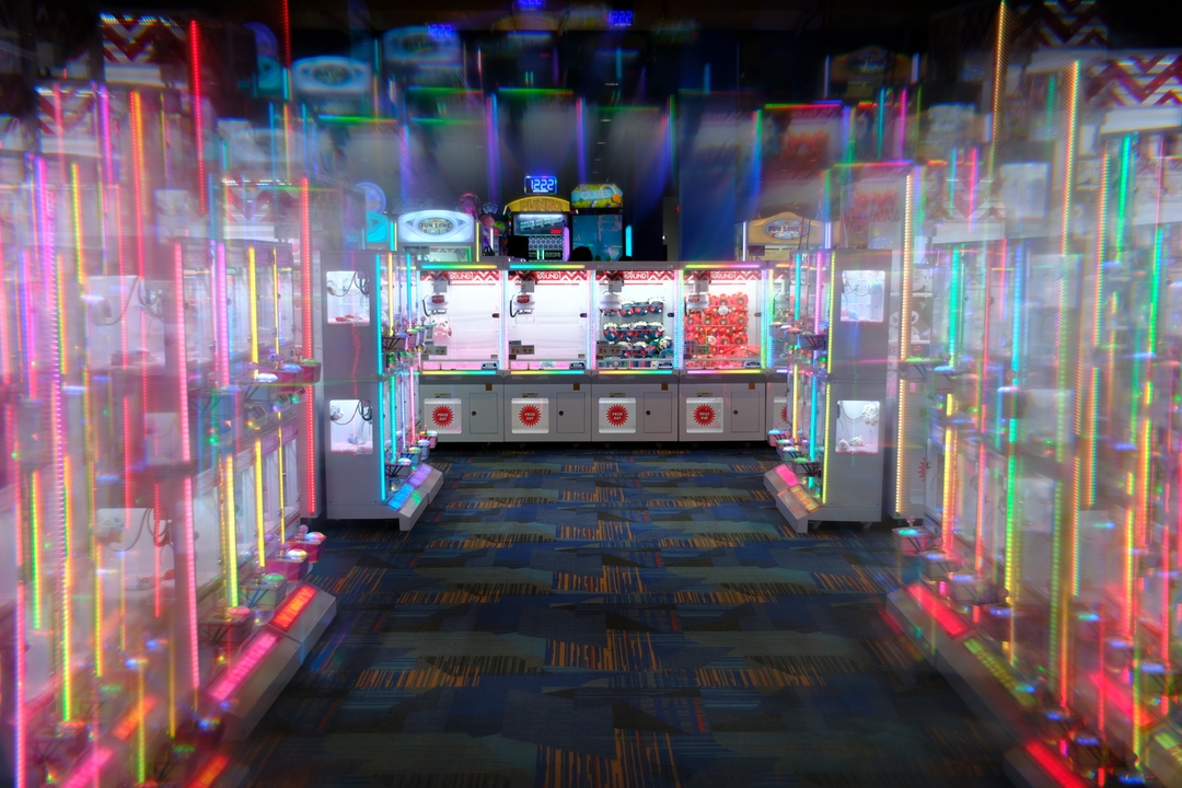 Photo of an arcade with a lens filter on.